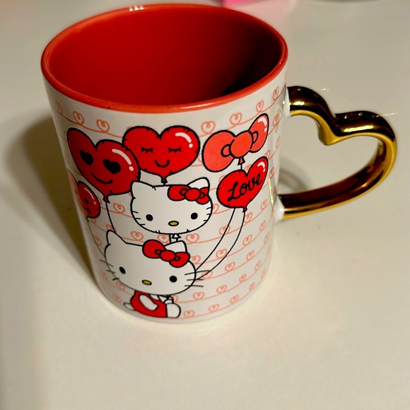 Hello Kitty Valentines Mug - Picture 2 of 3